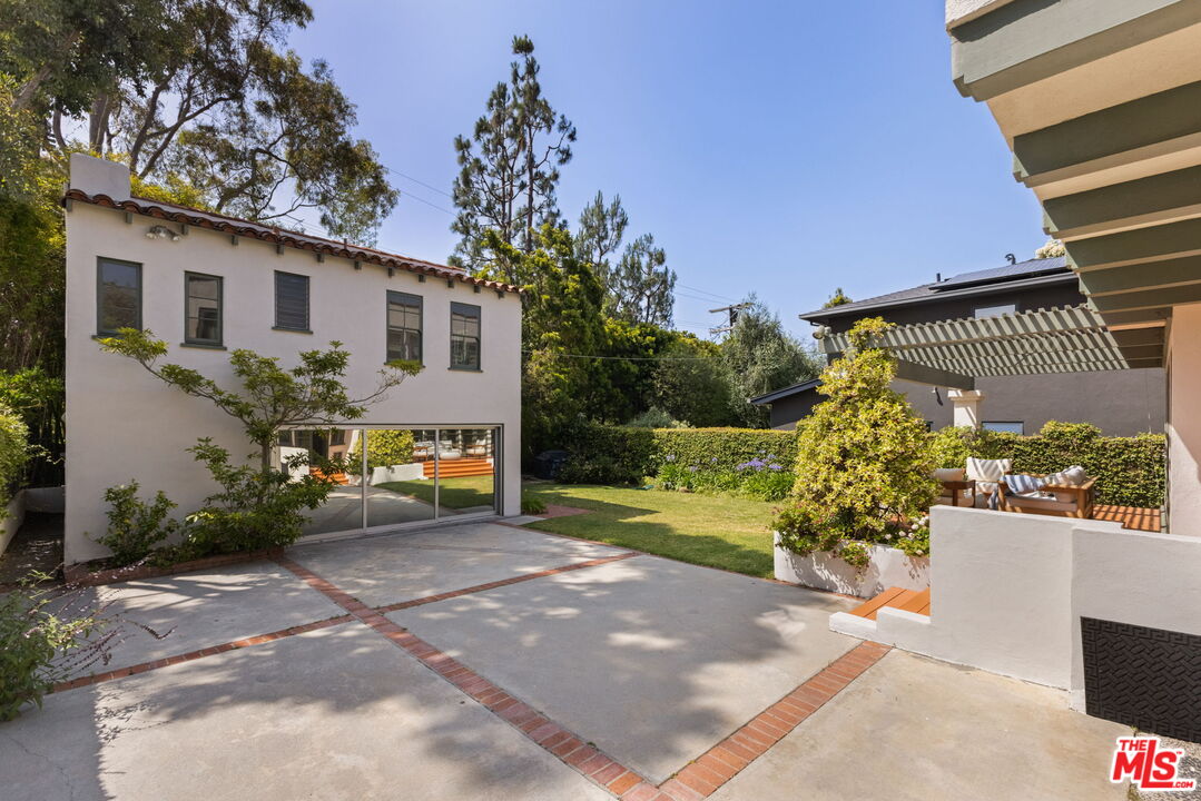 306 AMALFI DR