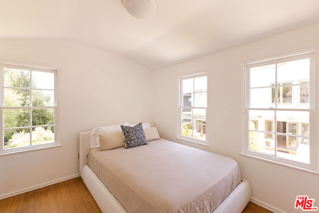 306 AMALFI DR