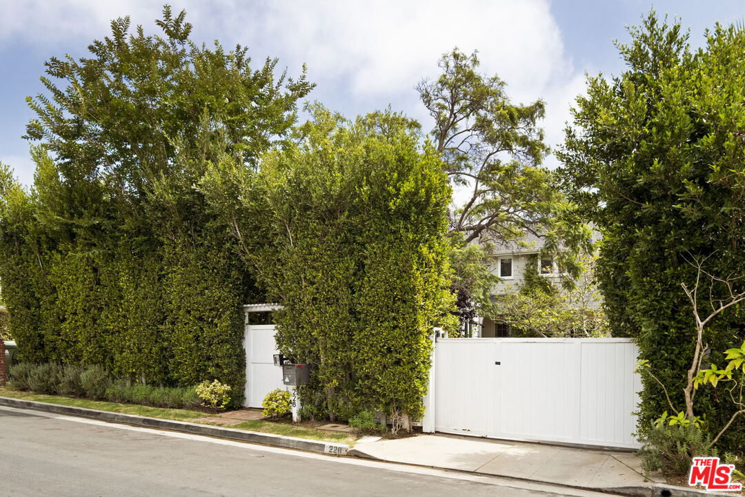 228 S Anita Ave