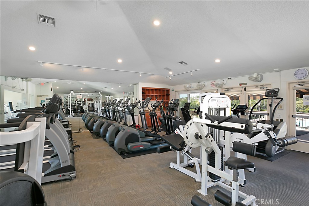 28215 La Gallina Unit: 208