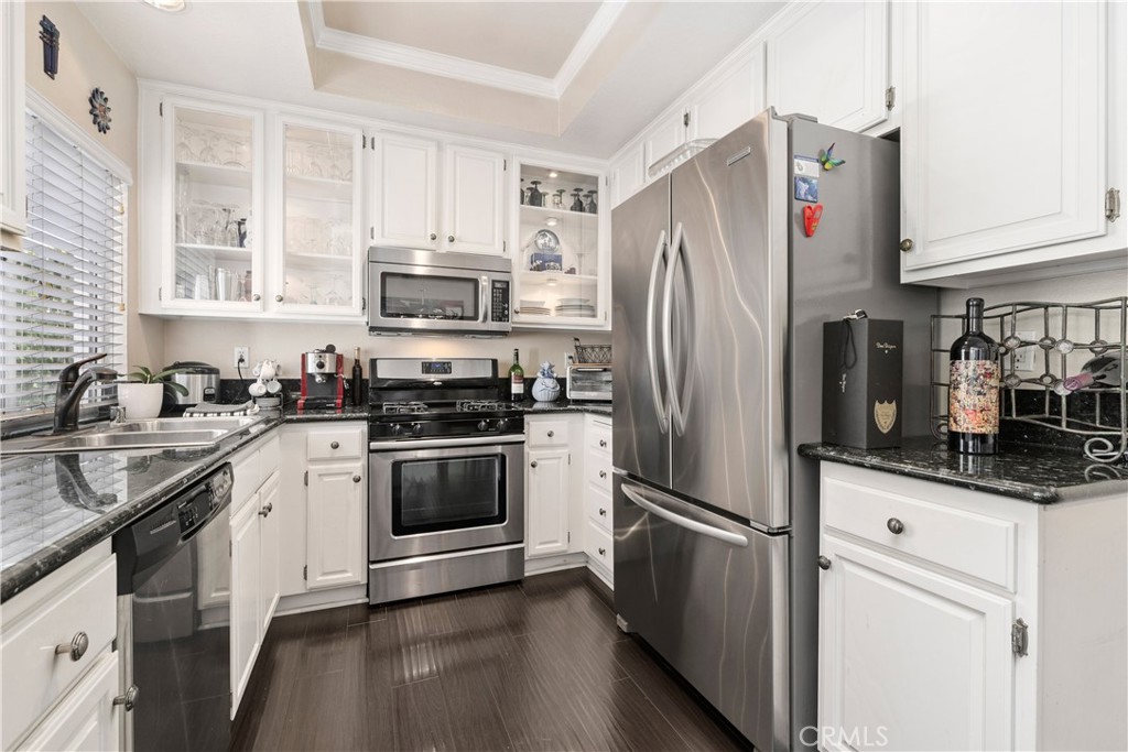 28215 La Gallina Unit: 208