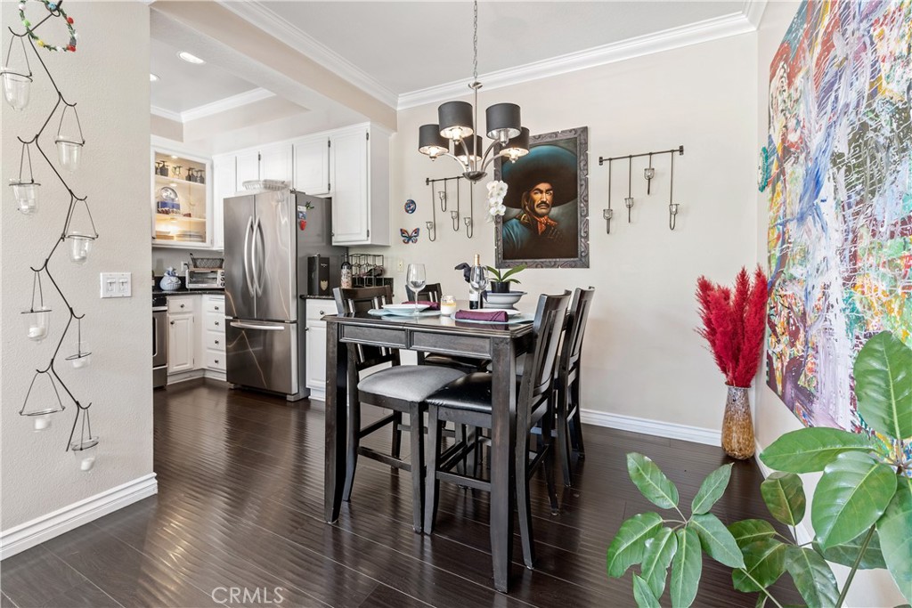 28215 La Gallina Unit: 208