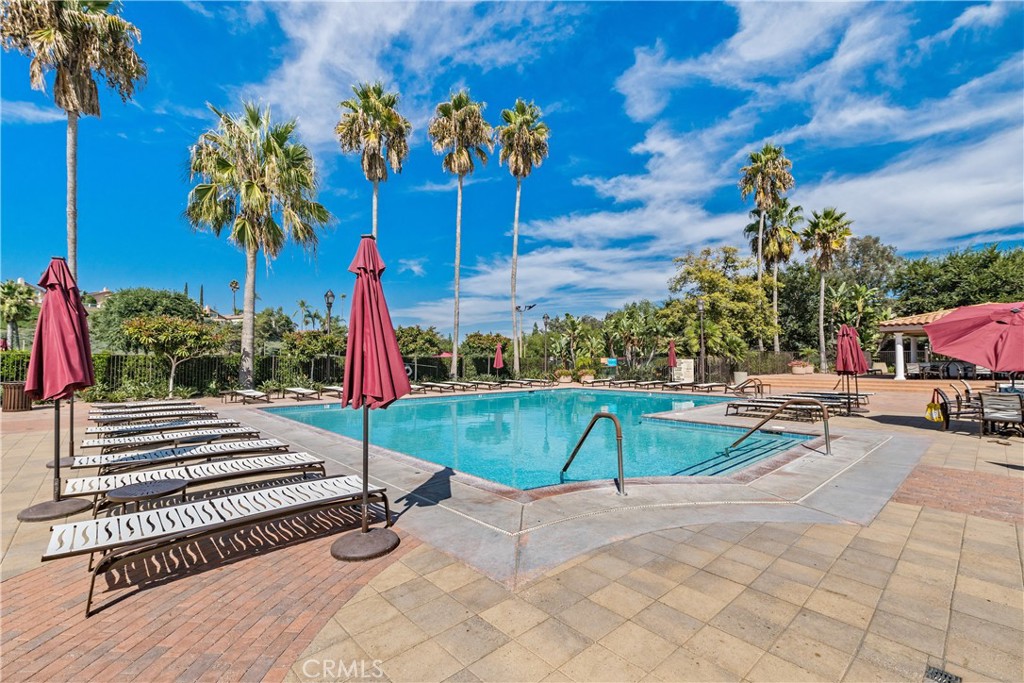 28215 La Gallina Unit: 208