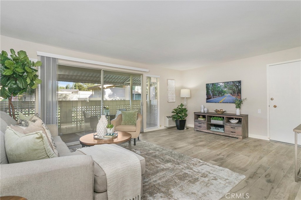 25 Avenida Castilla Unit: B