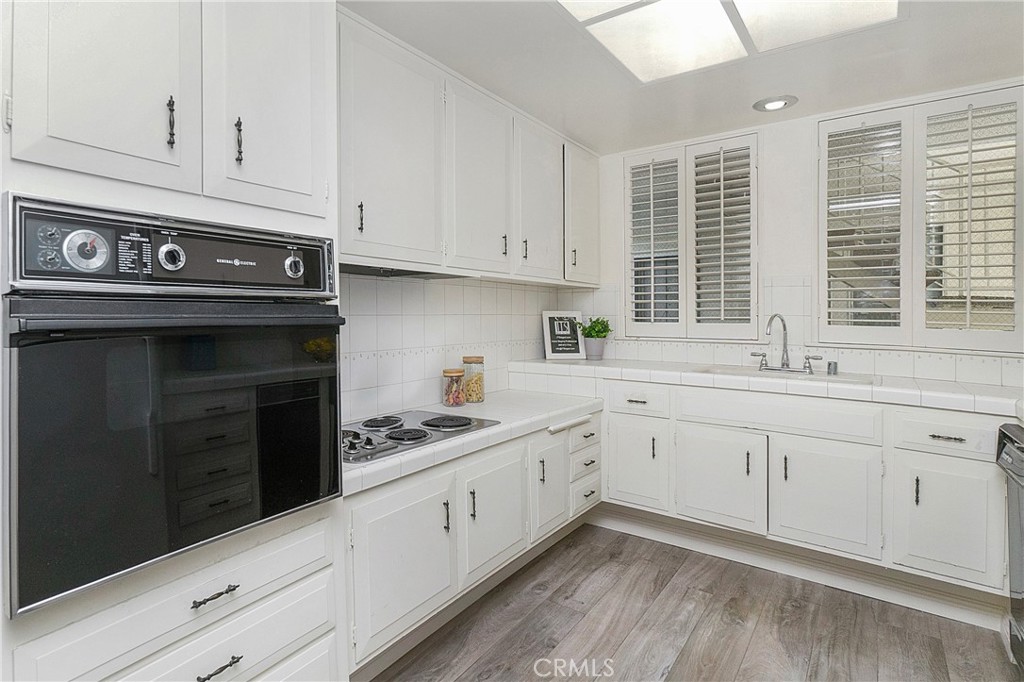 25 Avenida Castilla Unit: B