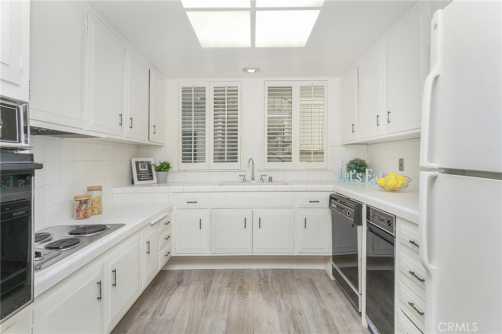 25 Avenida Castilla Unit: B