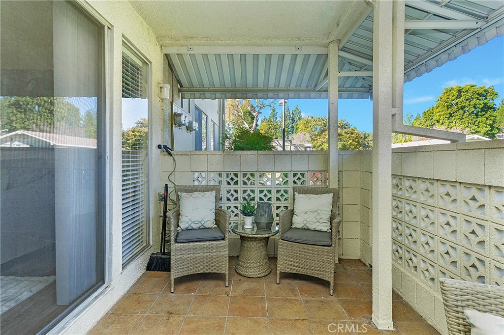 25 Avenida Castilla Unit: B