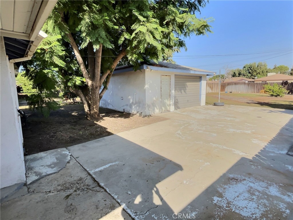 222 E Moneta Avenue