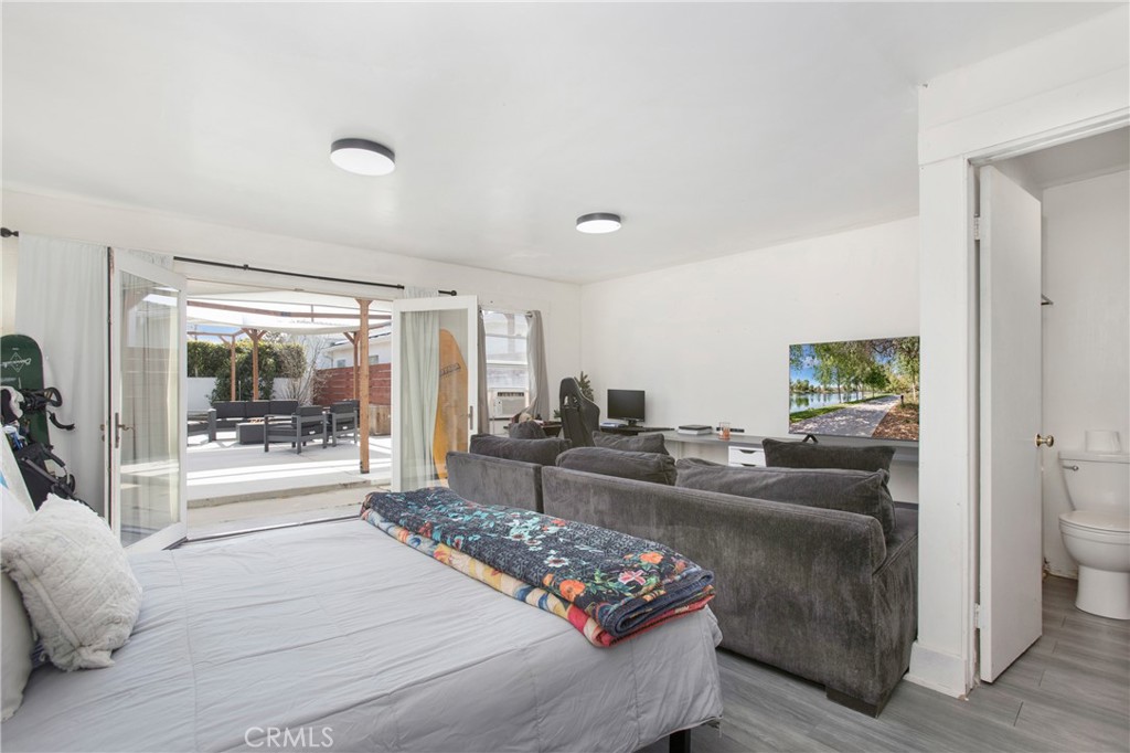 2197 Santa Ana
