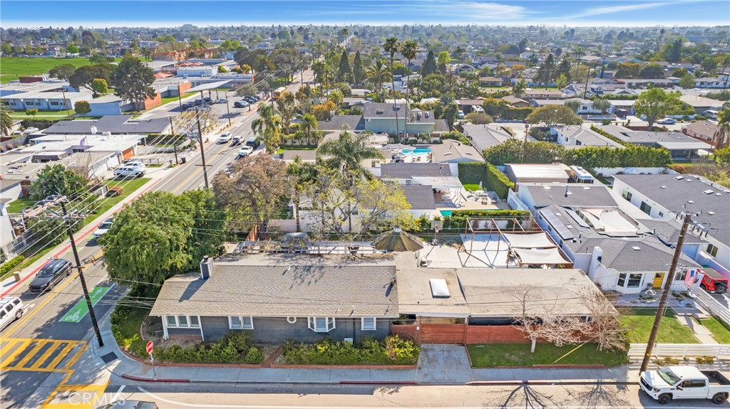 2197 Santa Ana