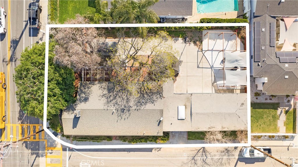 2197 Santa Ana