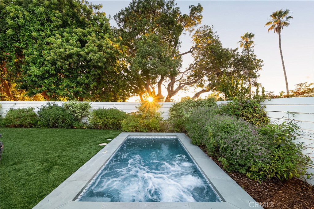 2809 Via De La Guerra