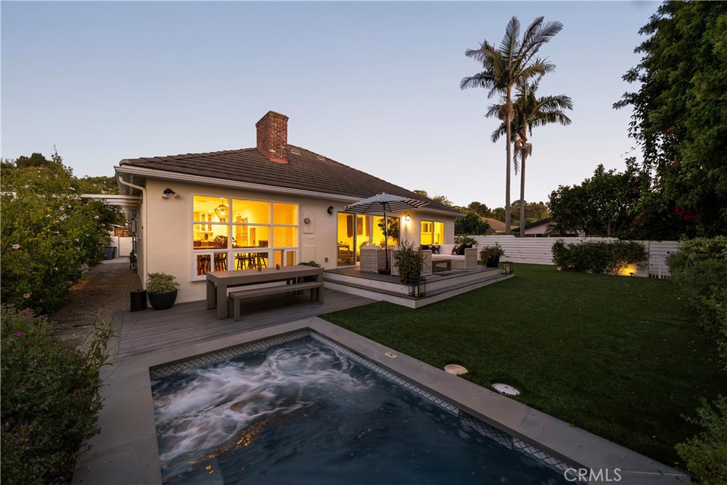 2809 Via De La Guerra