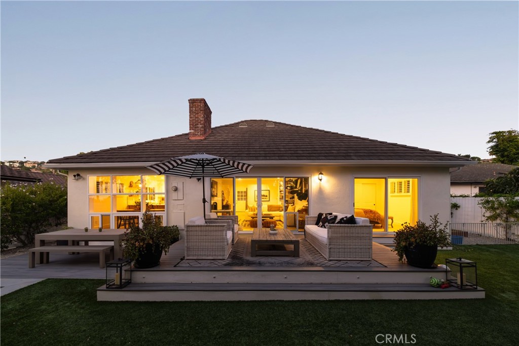 2809 Via De La Guerra