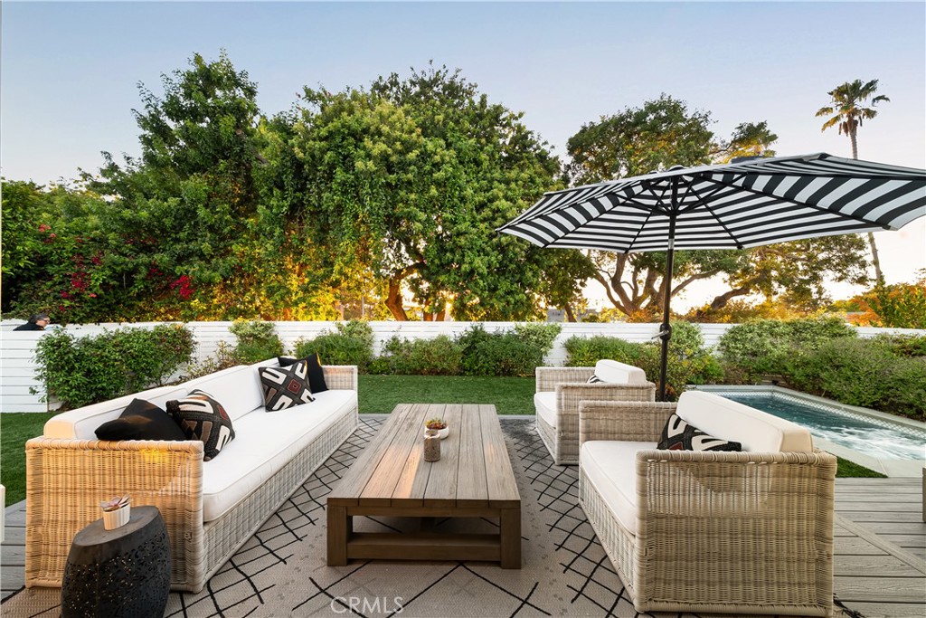 2809 Via De La Guerra