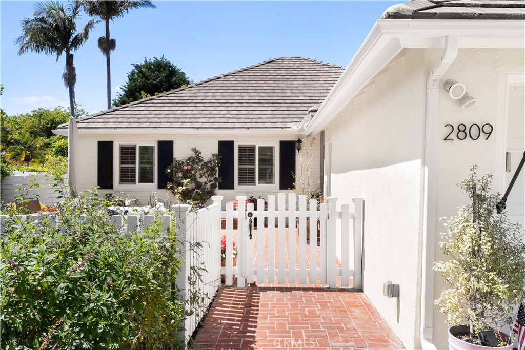 2809 Via De La Guerra