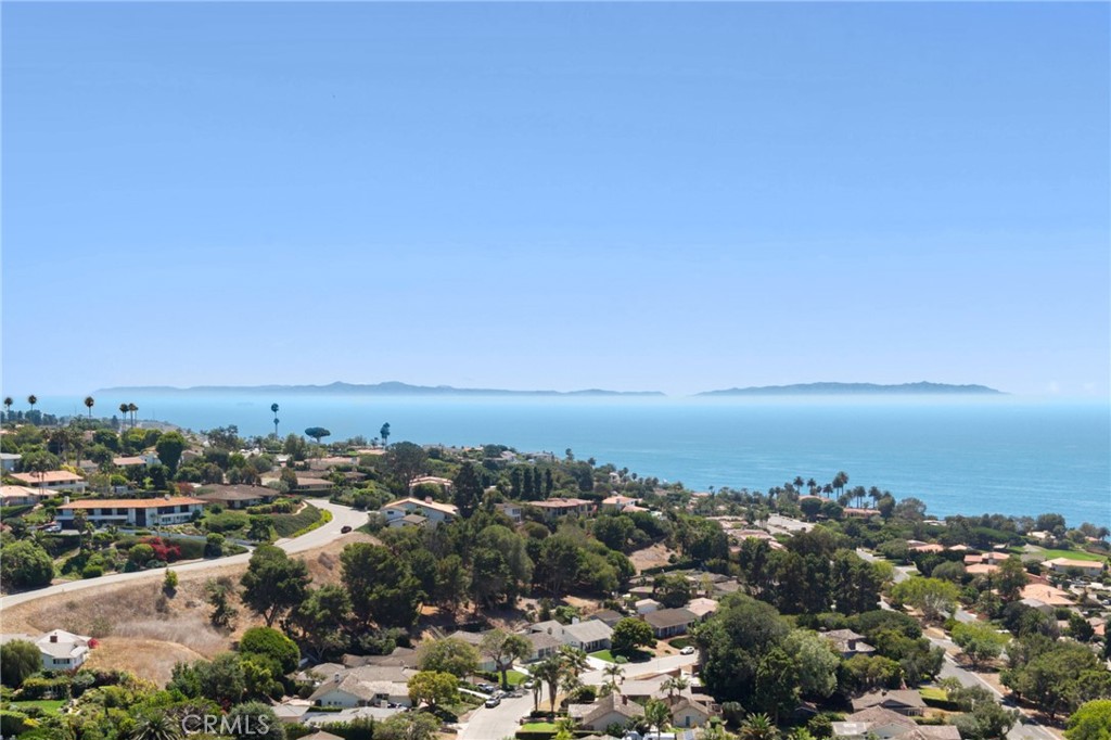 2809 Via De La Guerra