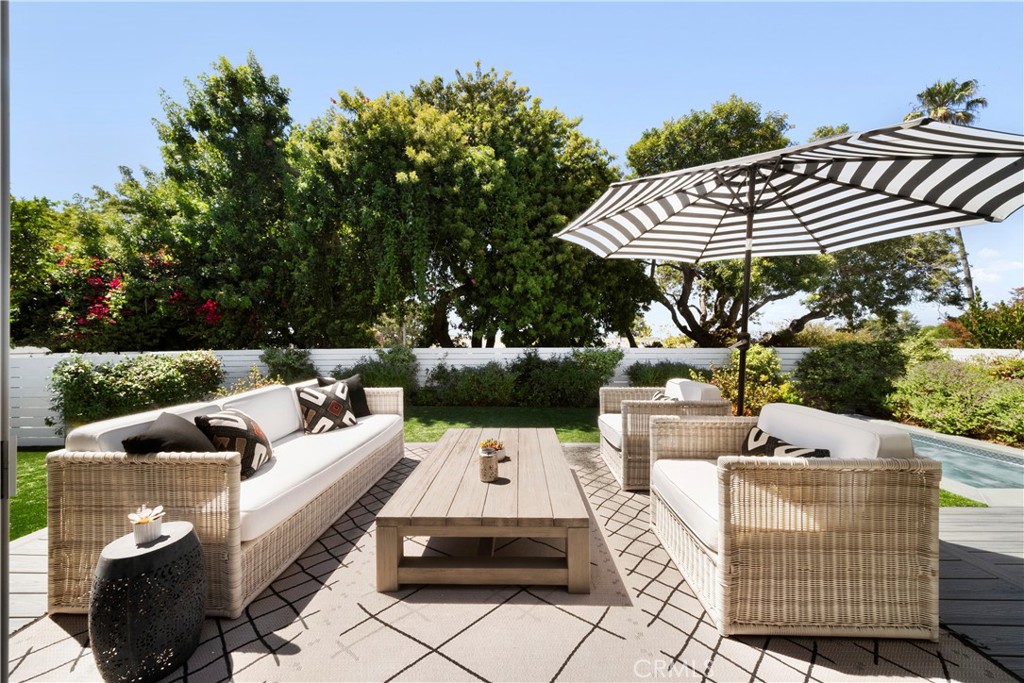 2809 Via De La Guerra