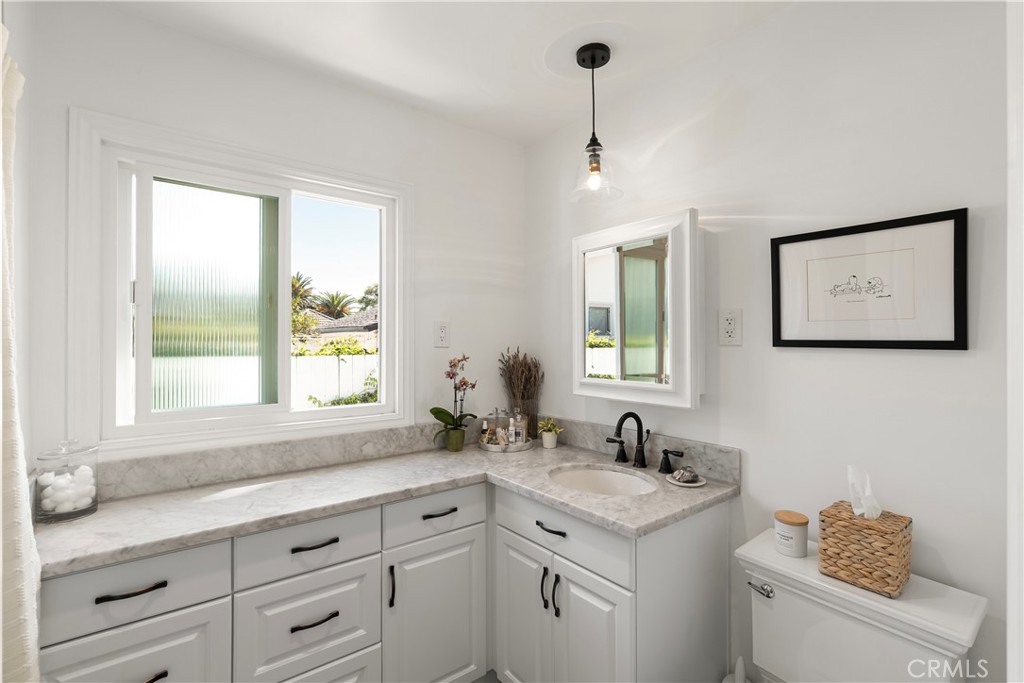 2809 Via De La Guerra