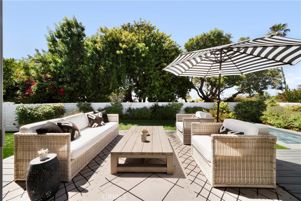 2809 Via De La Guerra