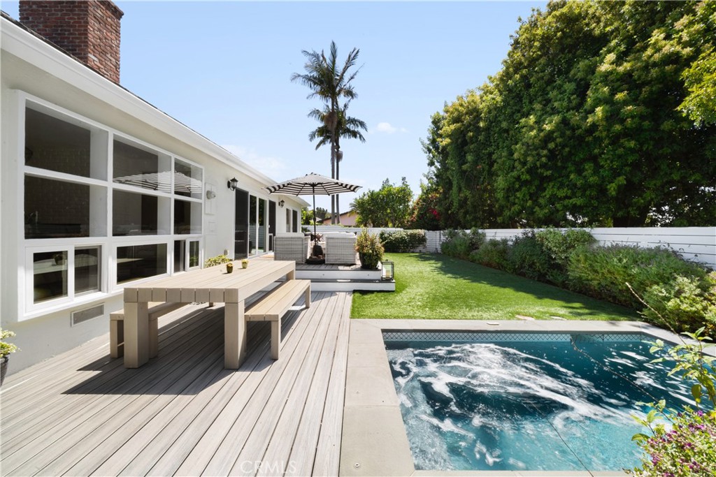 2809 Via De La Guerra