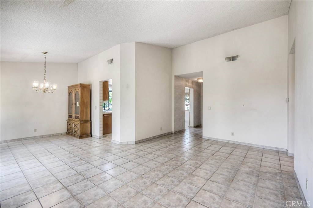 7905 Calle Posada