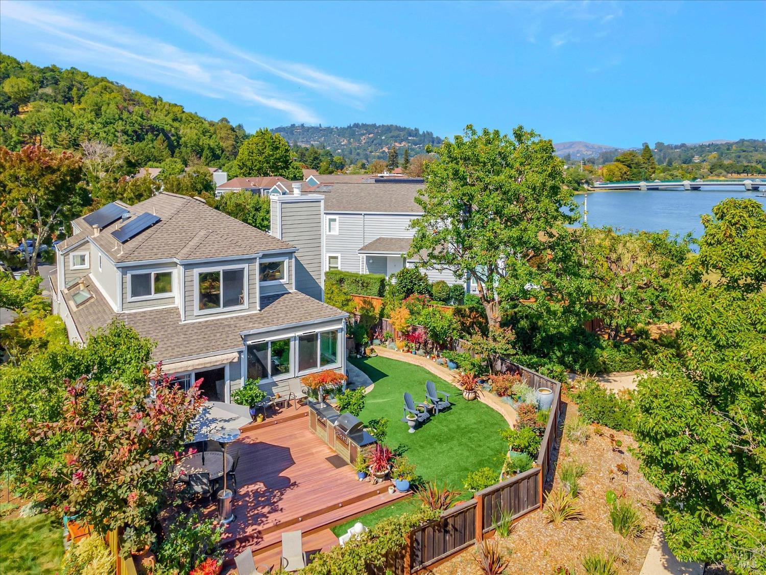 17 Crystal Creek Court