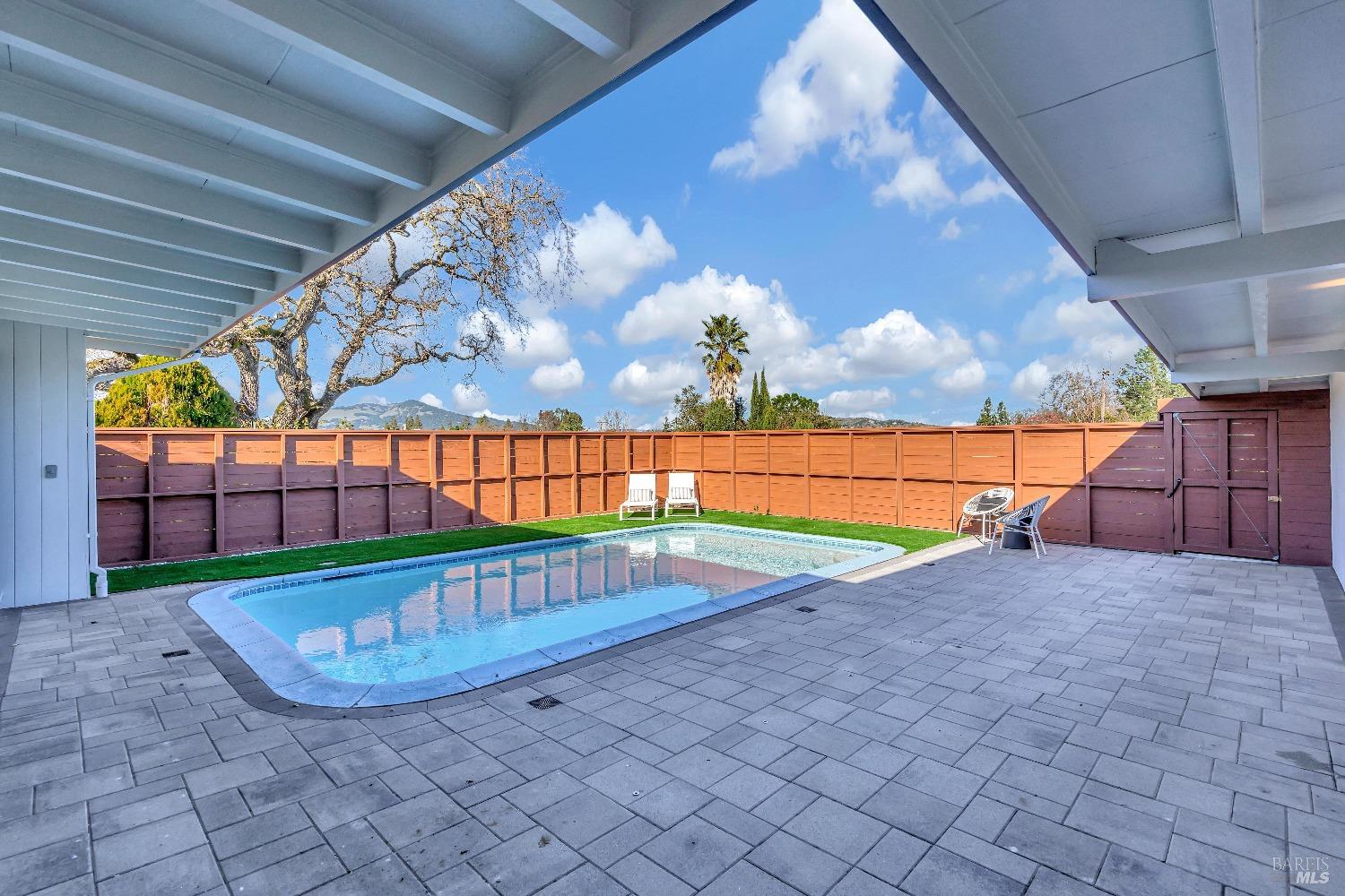 1271 Leafwood Heights