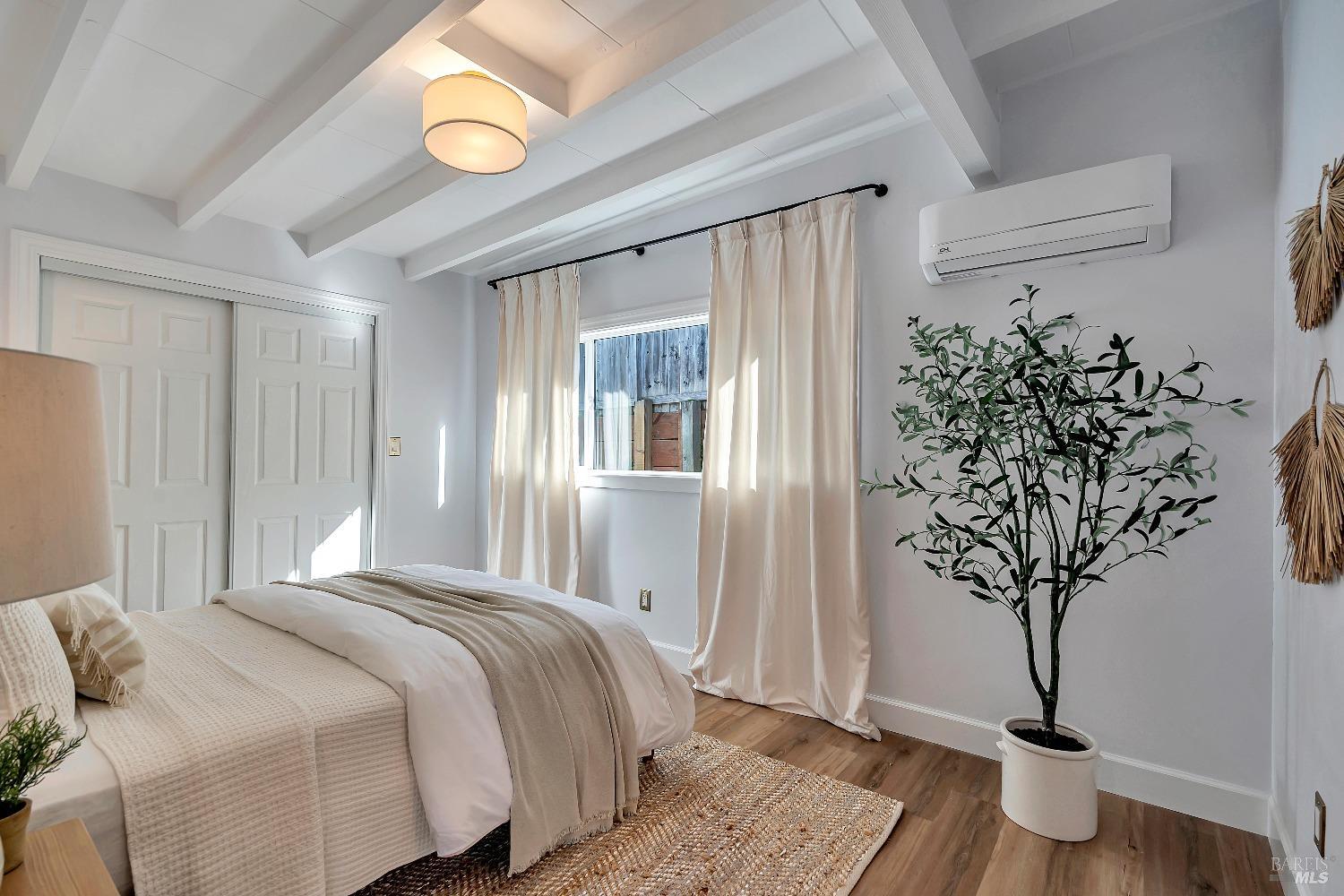 1271 Leafwood Heights