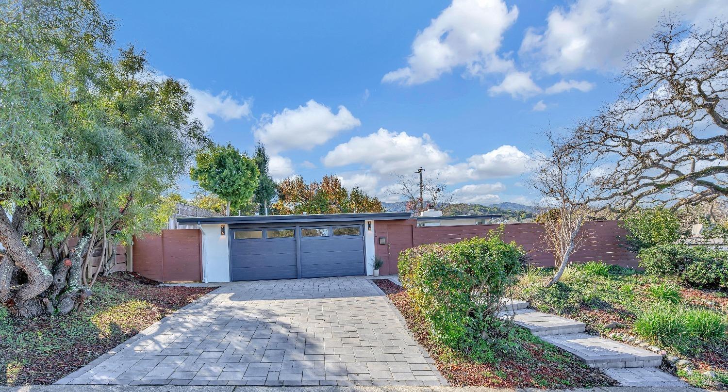 1271 Leafwood Heights