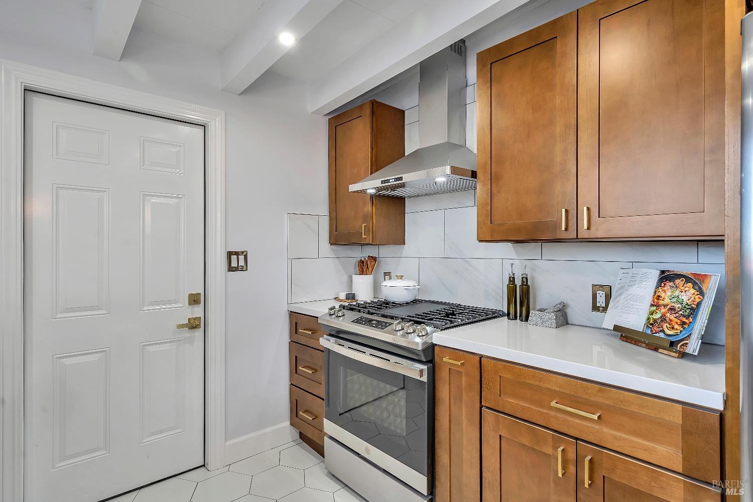 1271 Leafwood Heights