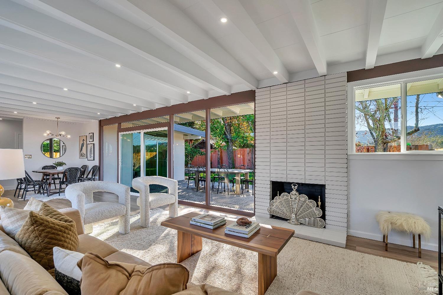 1271 Leafwood Heights