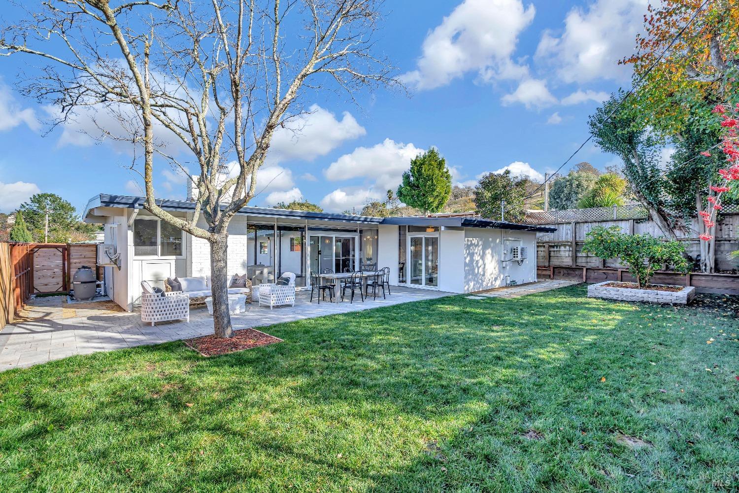 1271 Leafwood Heights