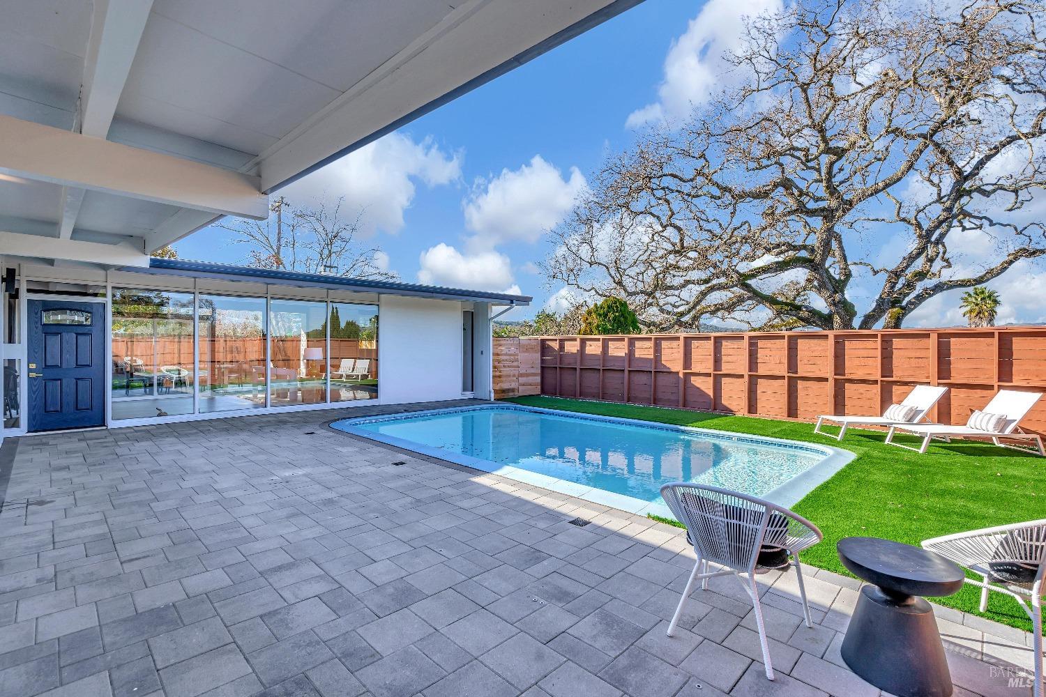 1271 Leafwood Heights