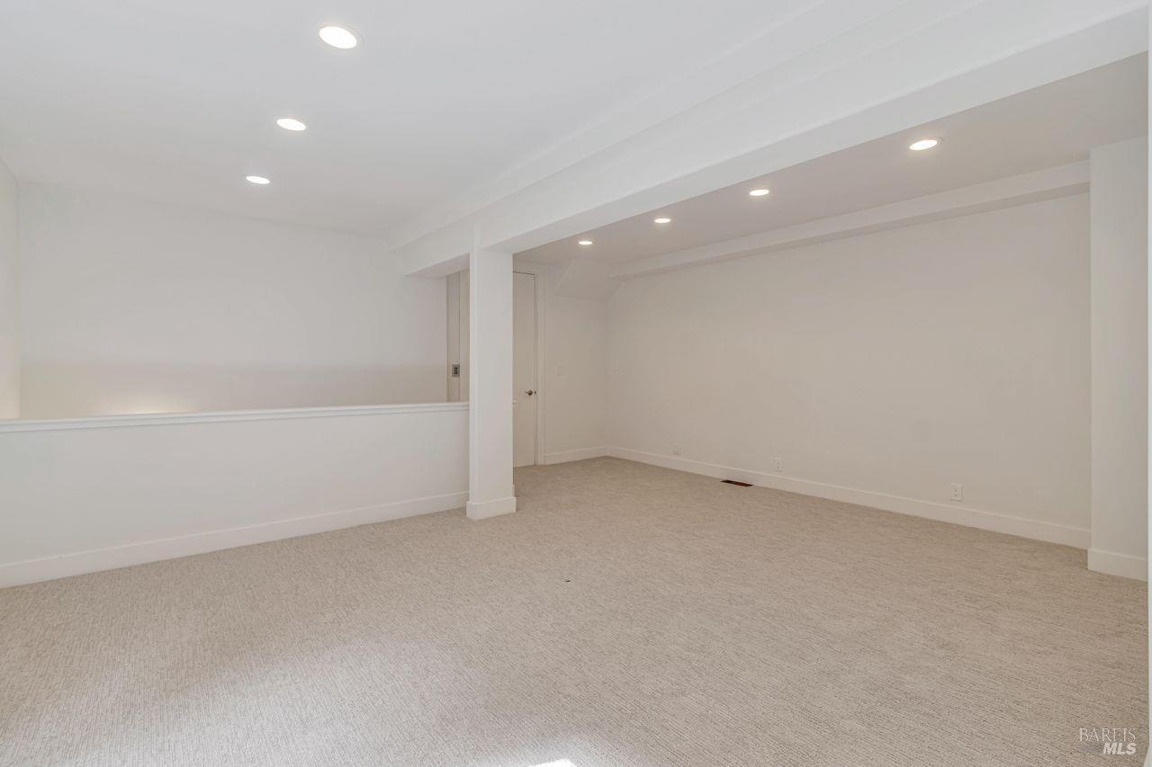 6261-6261 Melville Dr