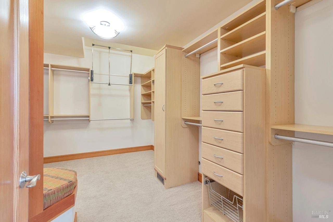 6261-6261 Melville Dr