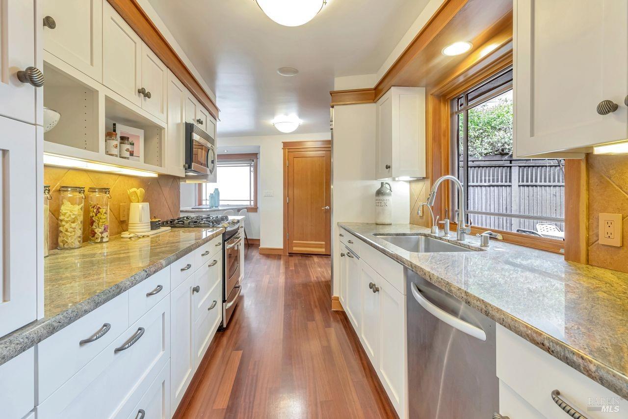 6261-6261 Melville Dr