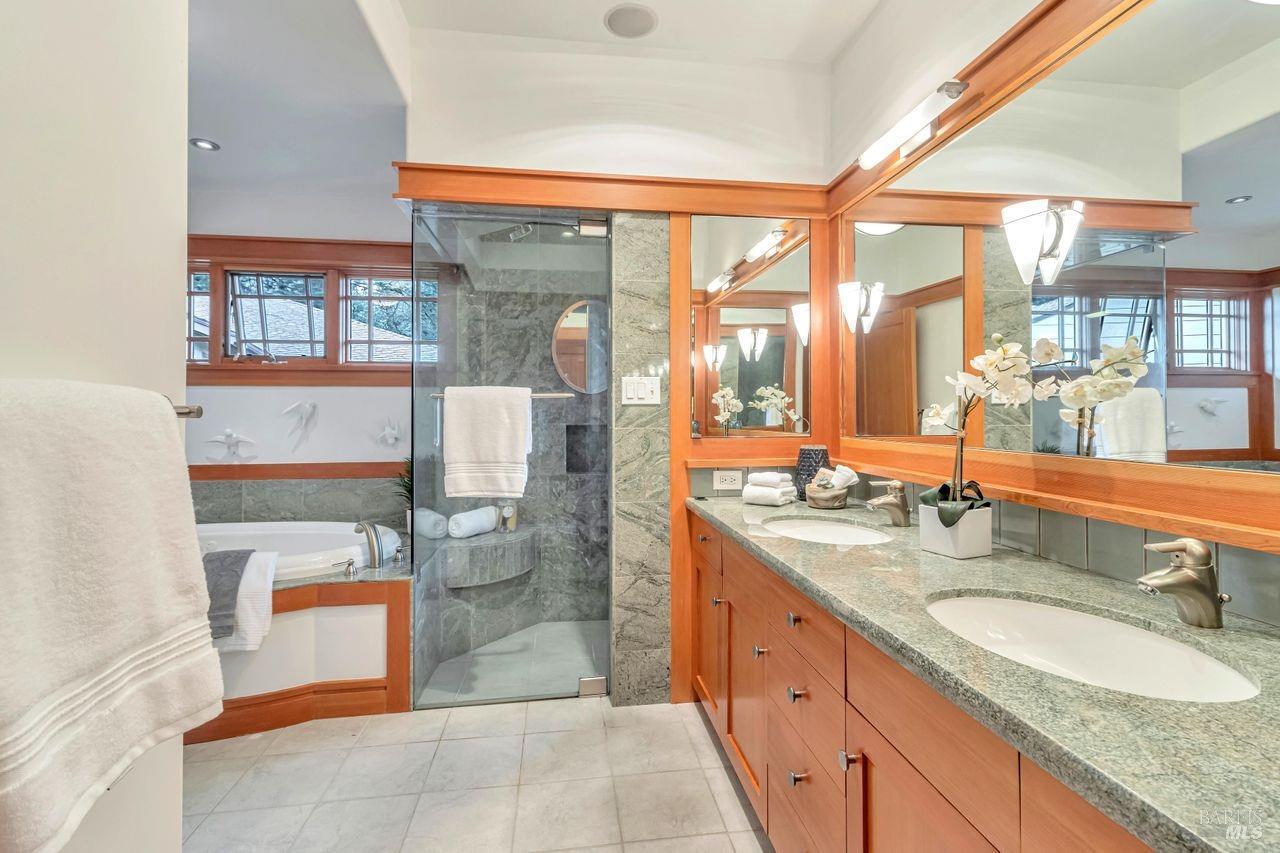 6261-6261 Melville Dr