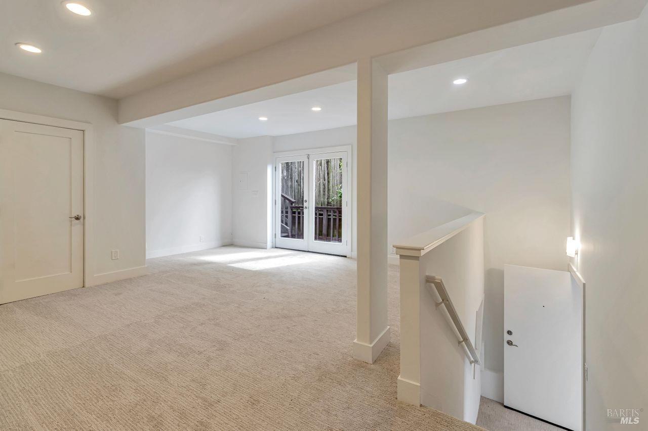 6261-6261 Melville Dr