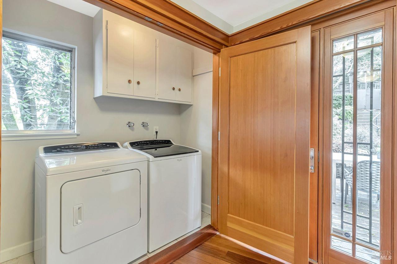 6261-6261 Melville Dr