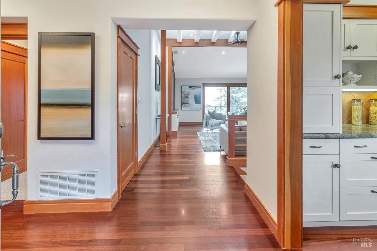 6261-6261 Melville Dr