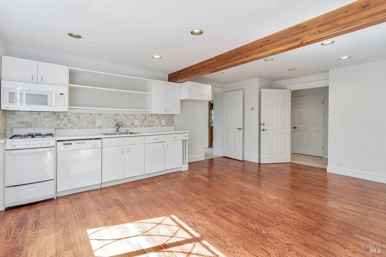 6261-6261 Melville Dr