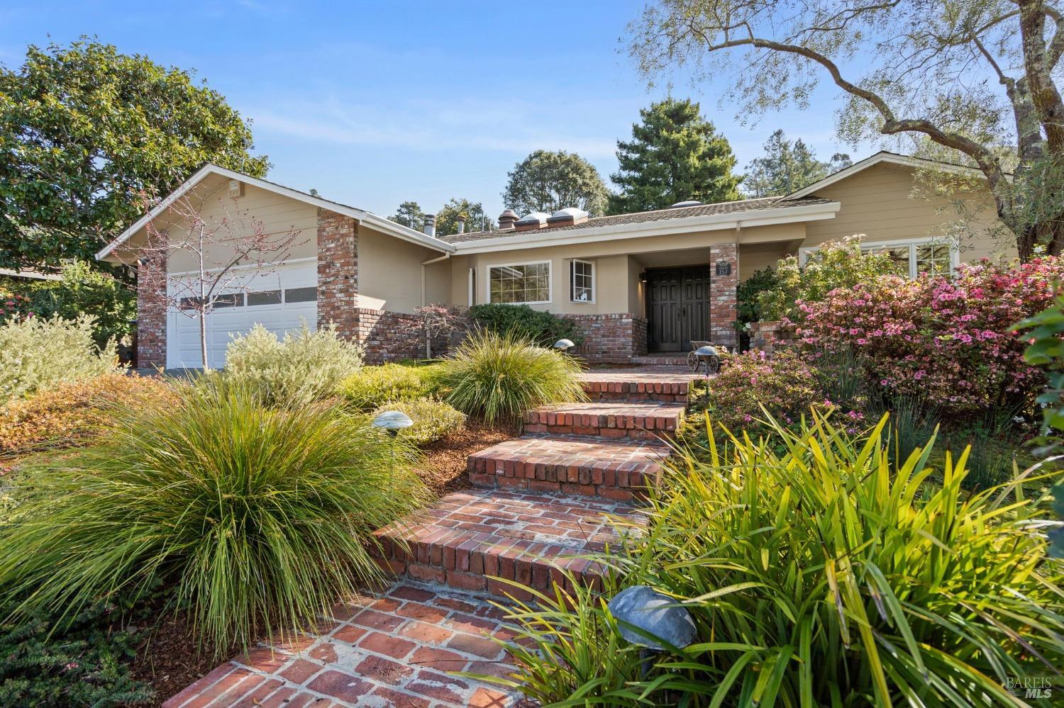 157 Kipling Dr