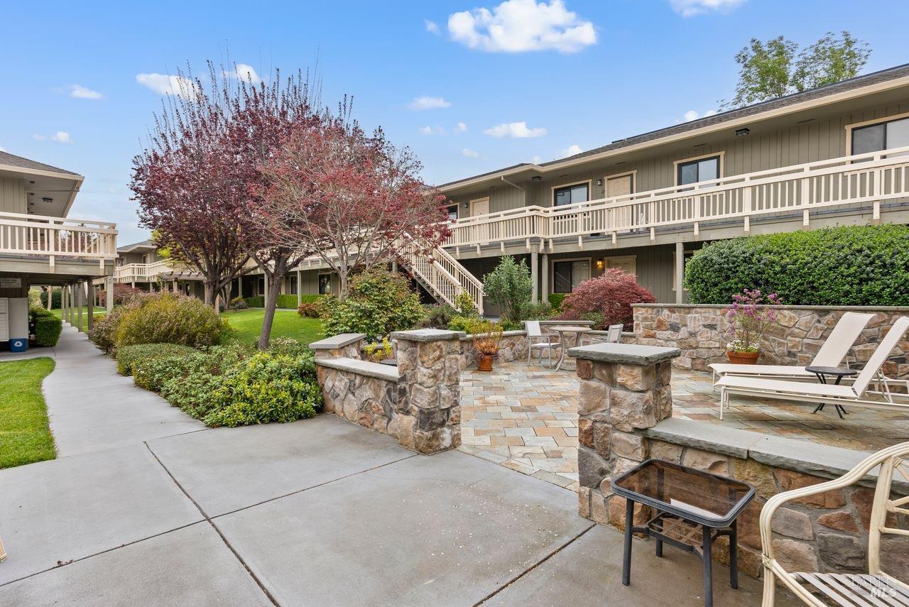 720 Petaluma Blvd S #6