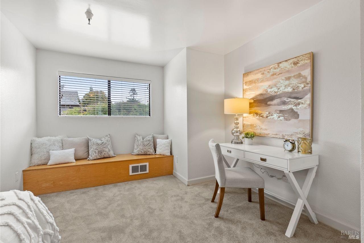 720 Petaluma Blvd S #6