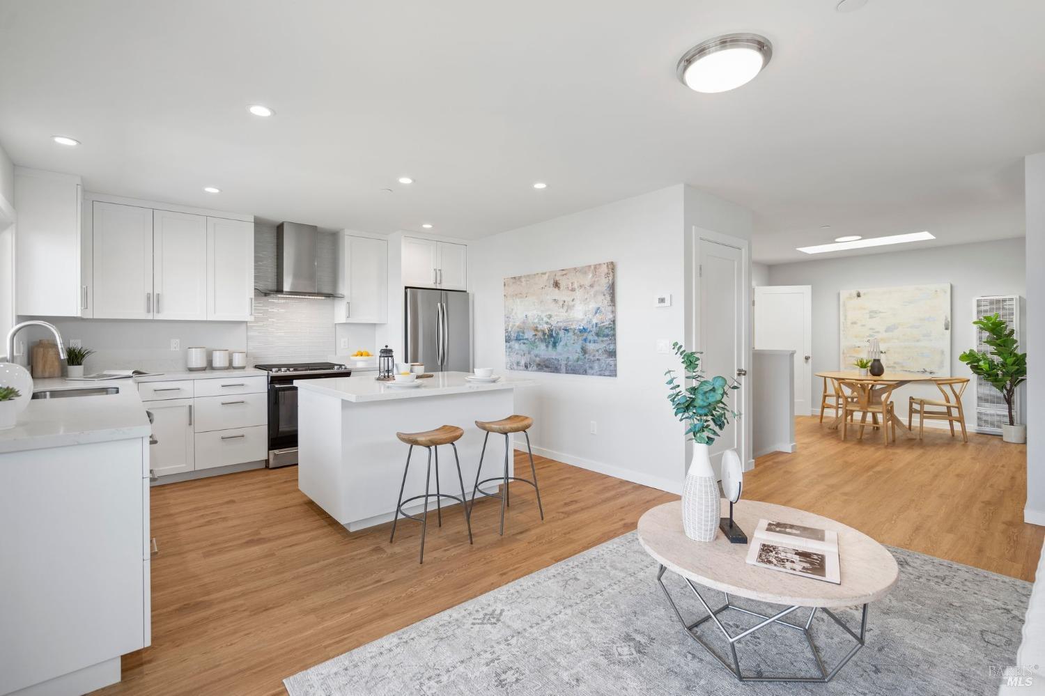 267 Golden Hind Psge