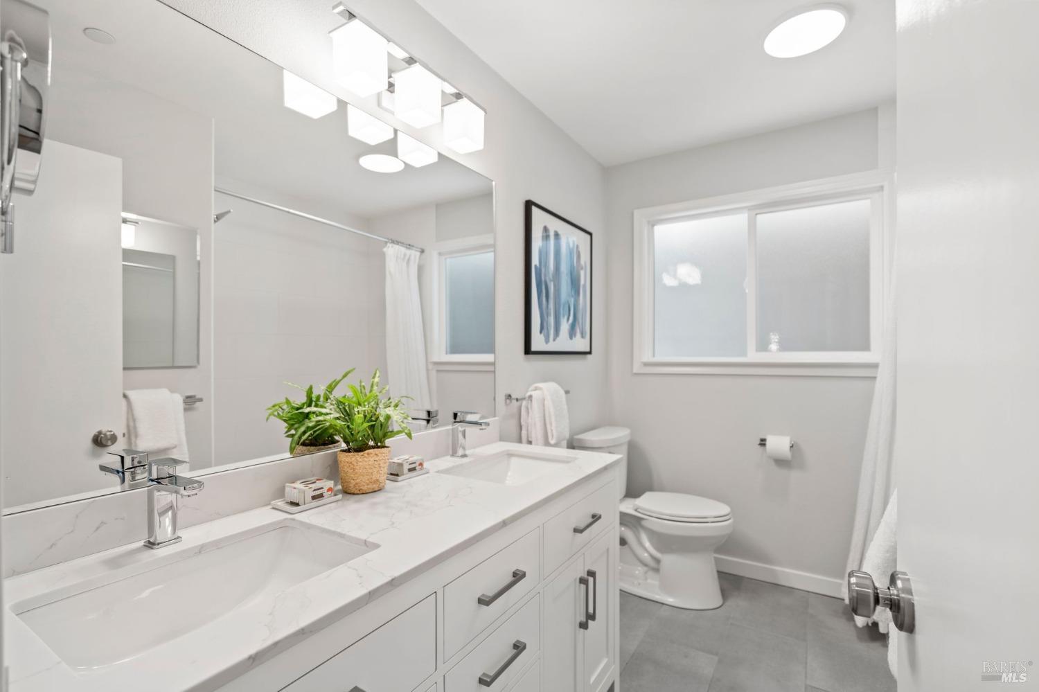 267 Golden Hind Psge