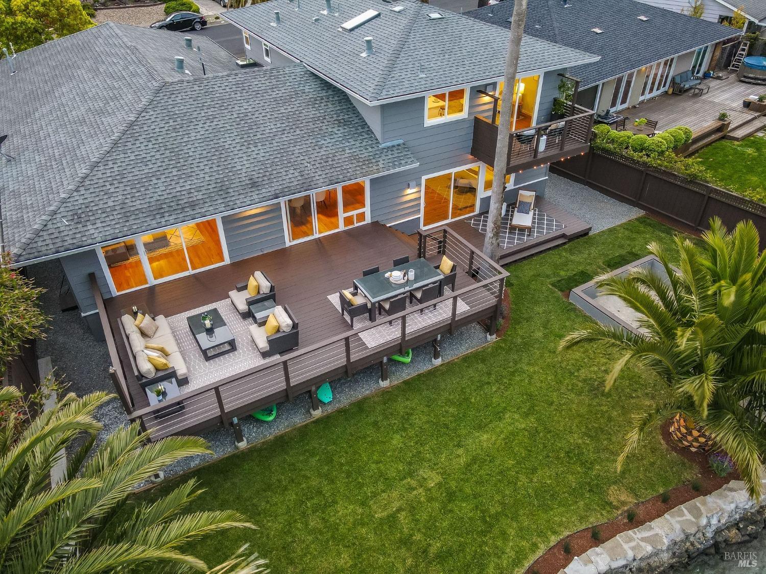 267 Golden Hind Psge