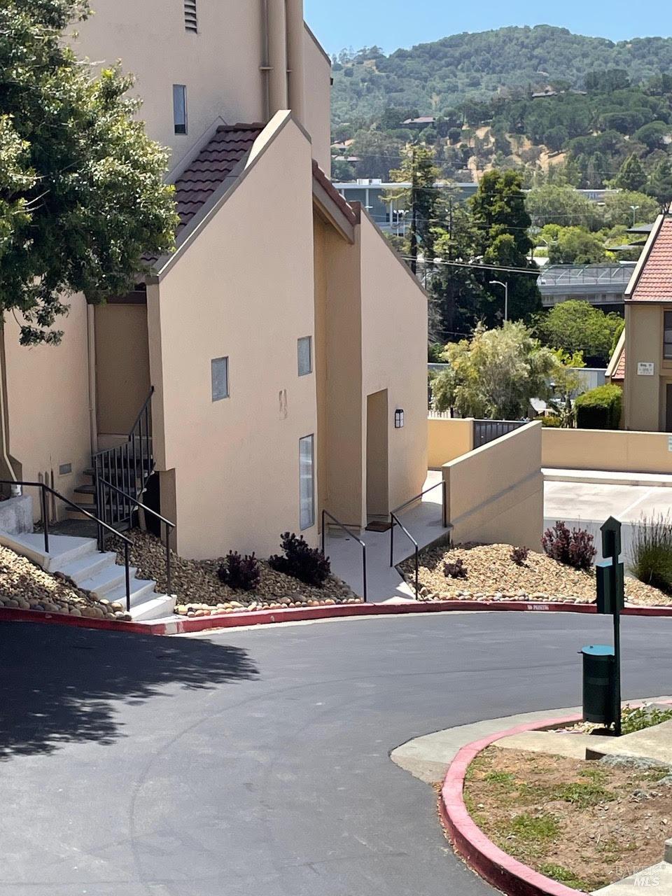 100 Marin Center Dr #44