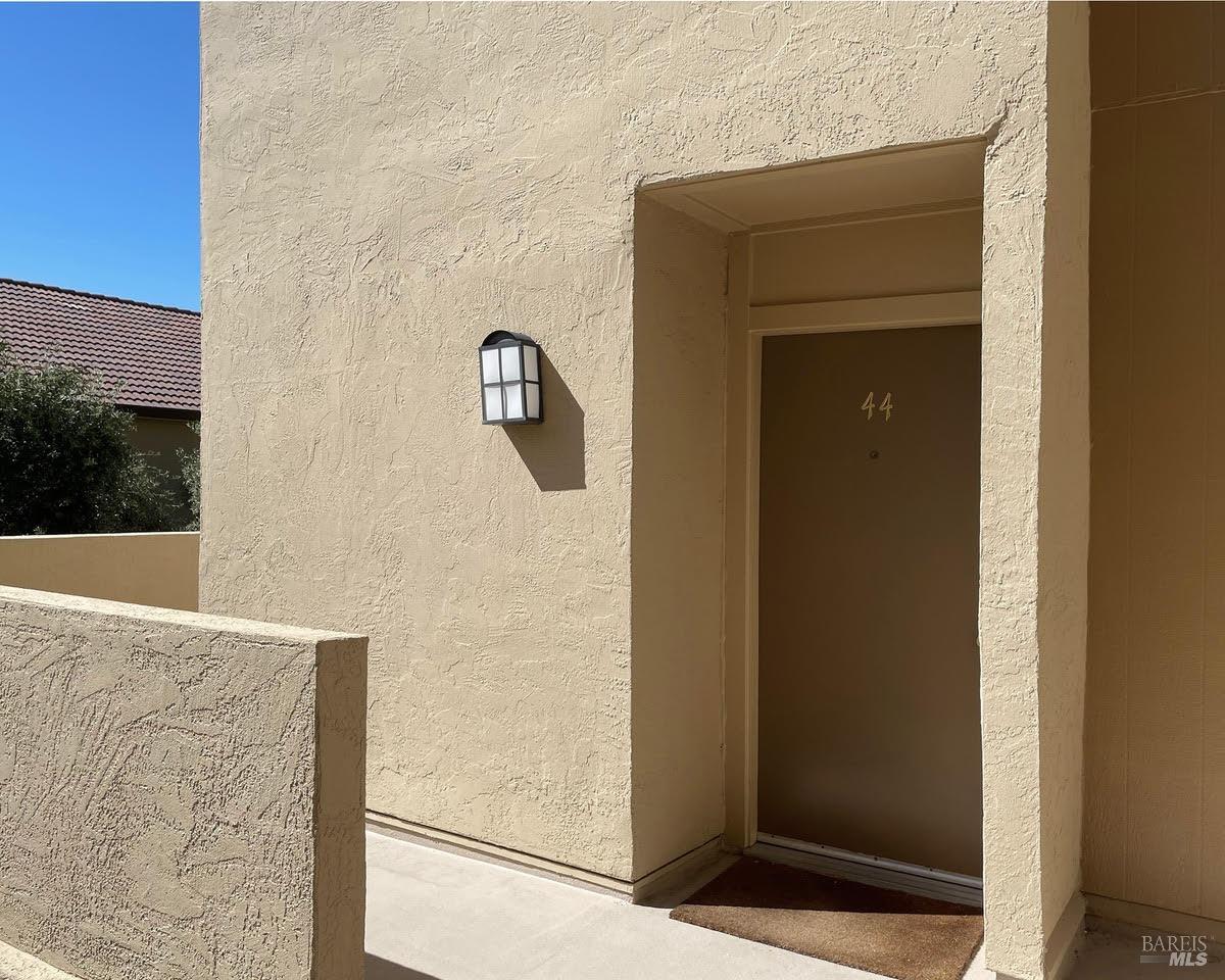 100 Marin Center Dr #44